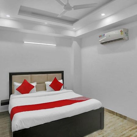 OYO 82100 Golden Residency Noida Eksteriør billede
