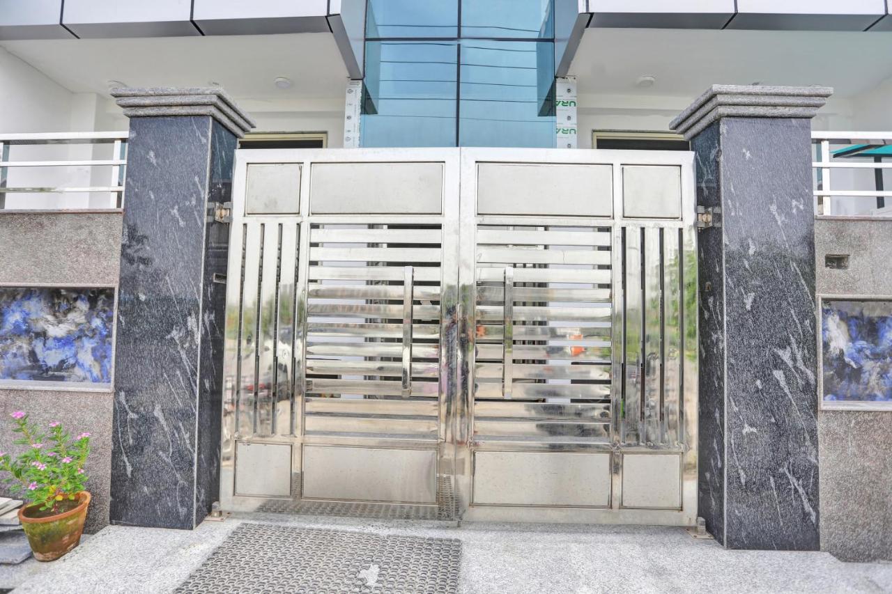 OYO 82100 Golden Residency Noida Eksteriør billede
