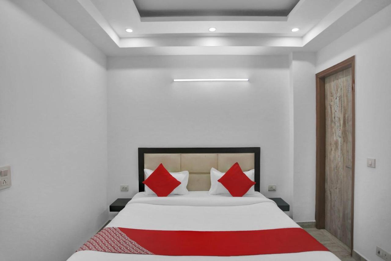 OYO 82100 Golden Residency Noida Eksteriør billede