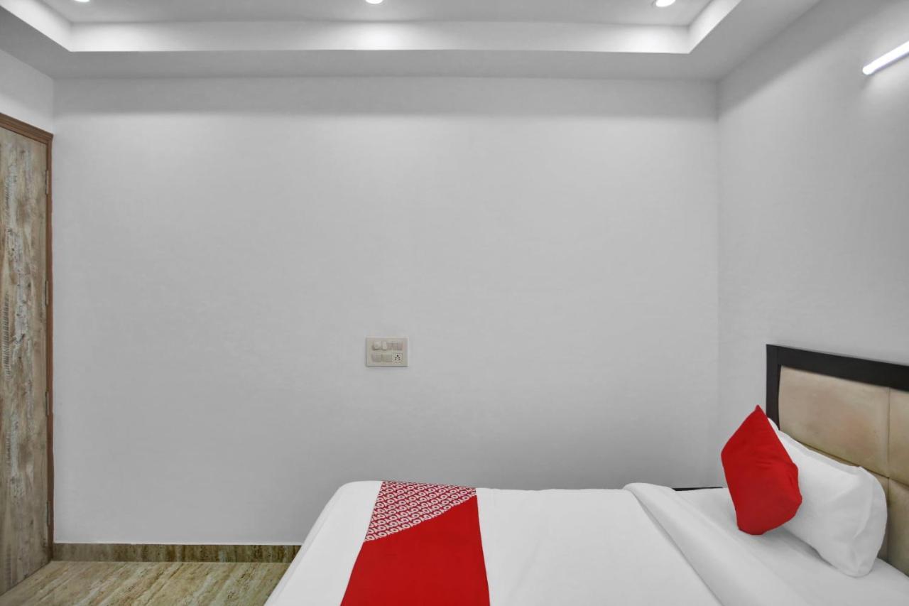 OYO 82100 Golden Residency Noida Eksteriør billede