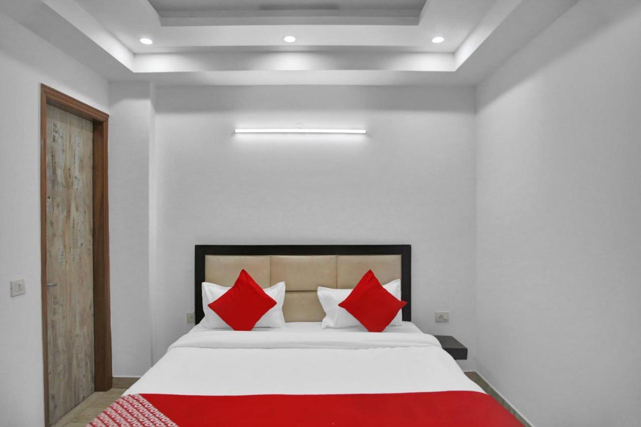 OYO 82100 Golden Residency Noida Eksteriør billede
