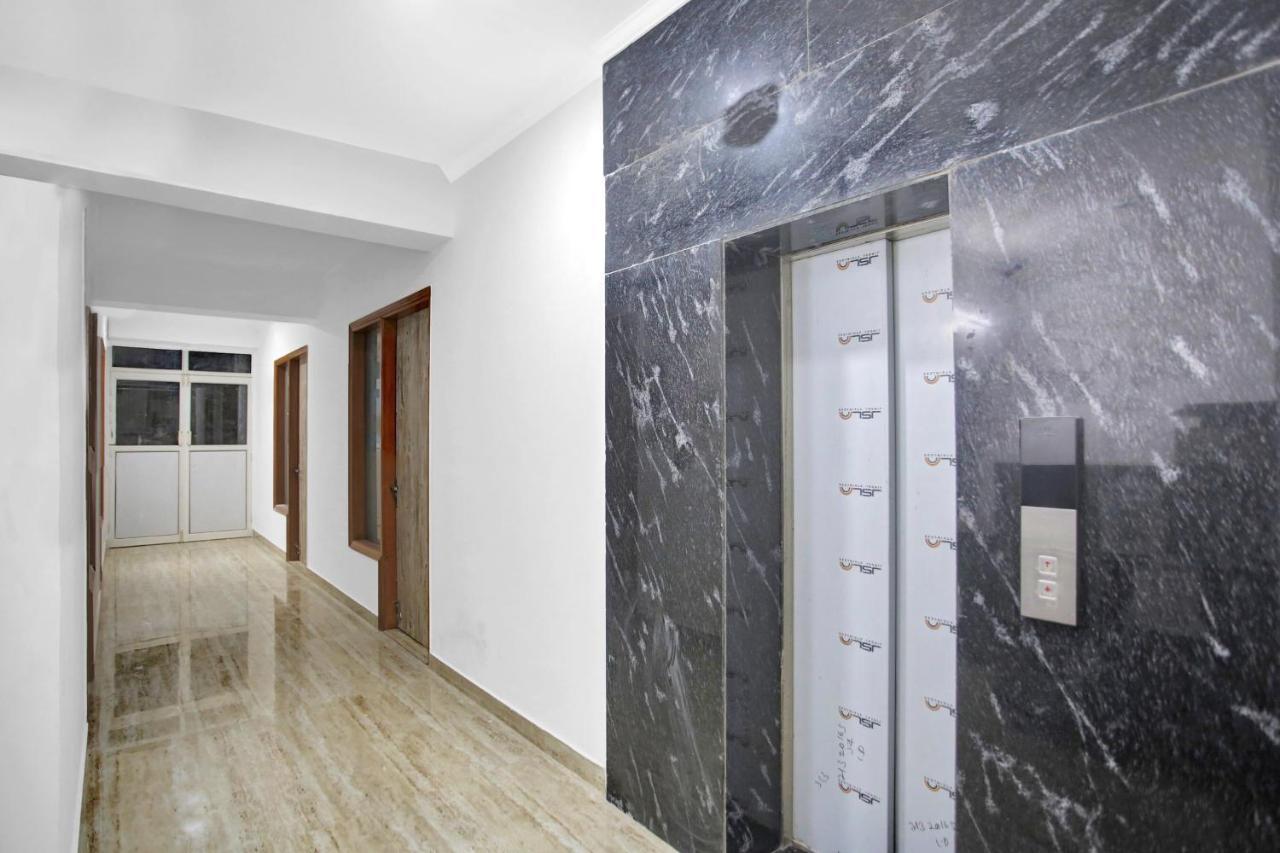 OYO 82100 Golden Residency Noida Eksteriør billede