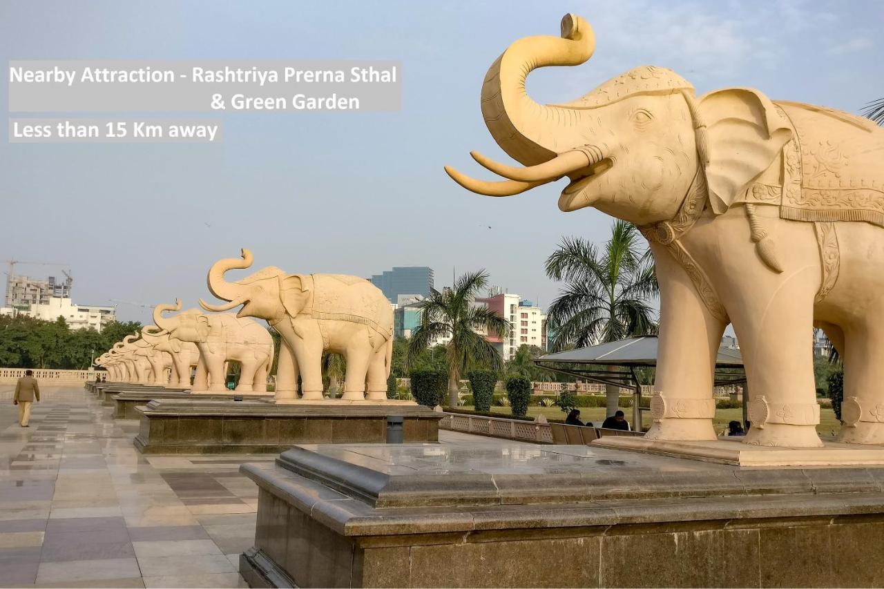 OYO 82100 Golden Residency Noida Eksteriør billede